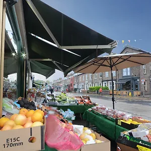 Lucy's Lodge- Most Stylish On Vibrant Bishy Road Apartment York